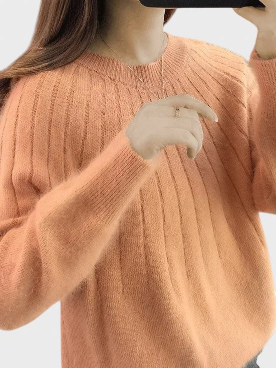 Камелия™ - Удобен пуловер с пухкава яка за стилен вид