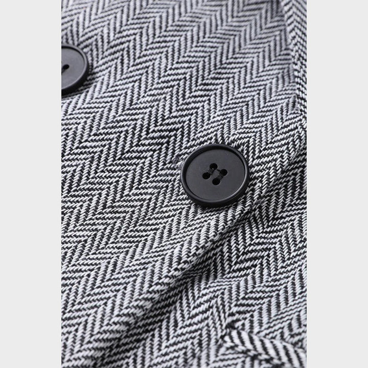 Каролина – Уникален Триделен Костюм за Стил и Комфорт