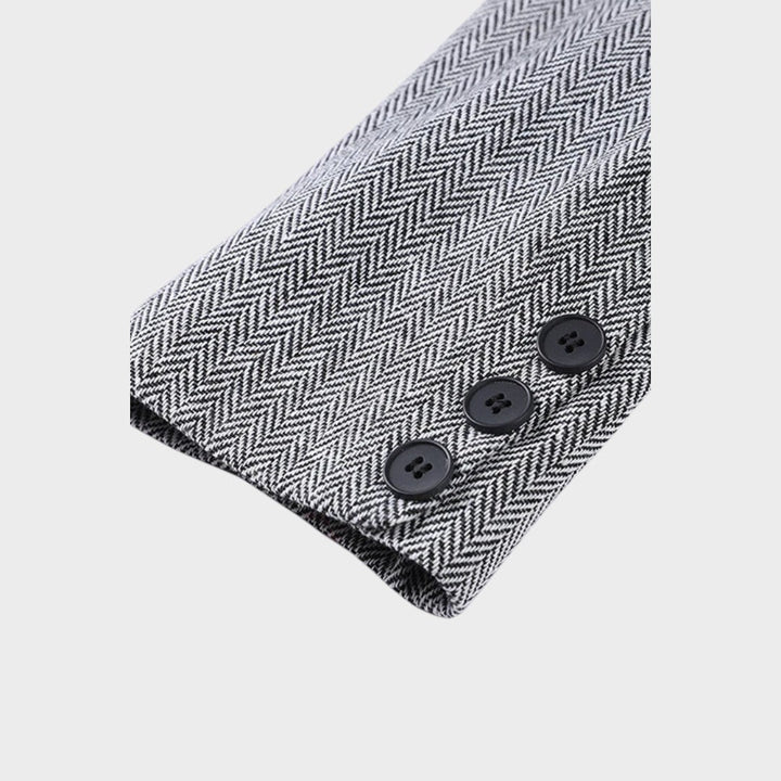 Каролина – Уникален Триделен Костюм за Стил и Комфорт