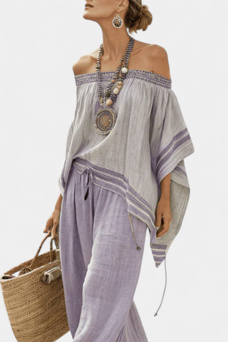 Елегантна бамбукова блузка с открити рамене и широки панталони