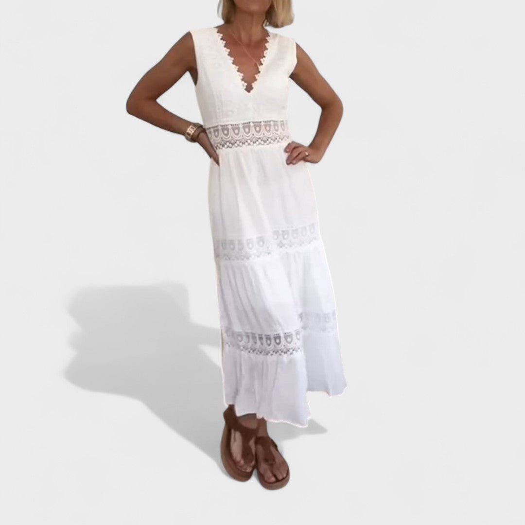 Елена - Елегантна Чипкова Рокля с V-Изрез за Специални Поводи