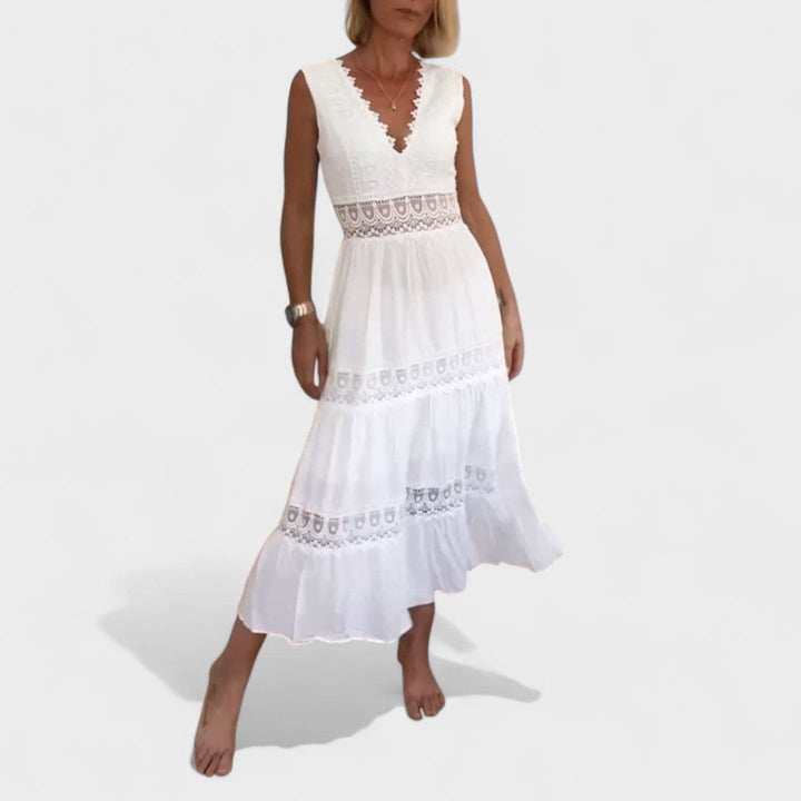 Елена - Елегантна Чипкова Рокля с V-Изрез за Специални Поводи