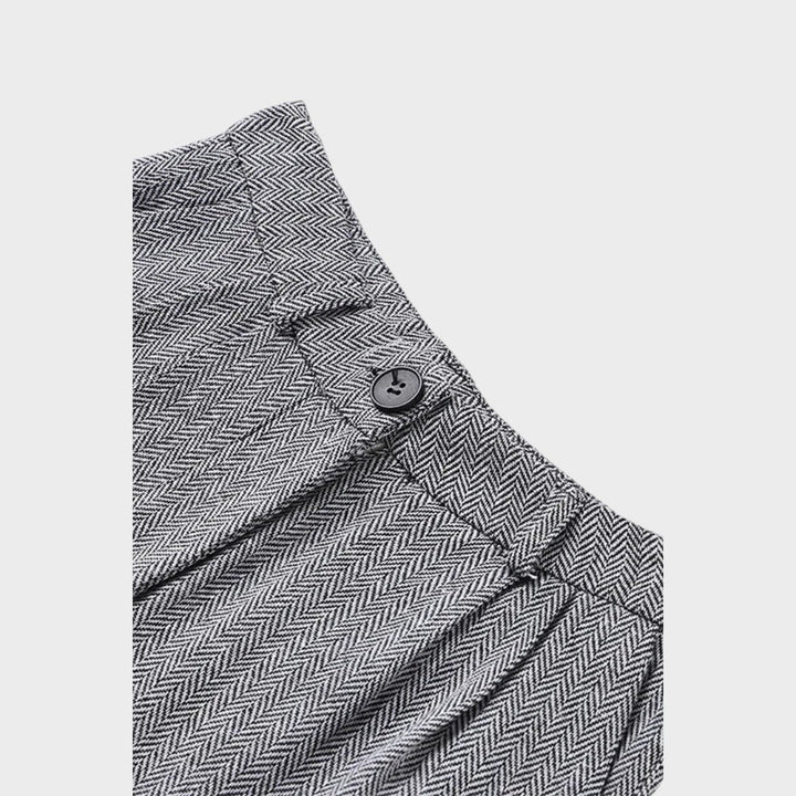 Каролина – Уникален Триделен Костюм за Стил и Комфорт