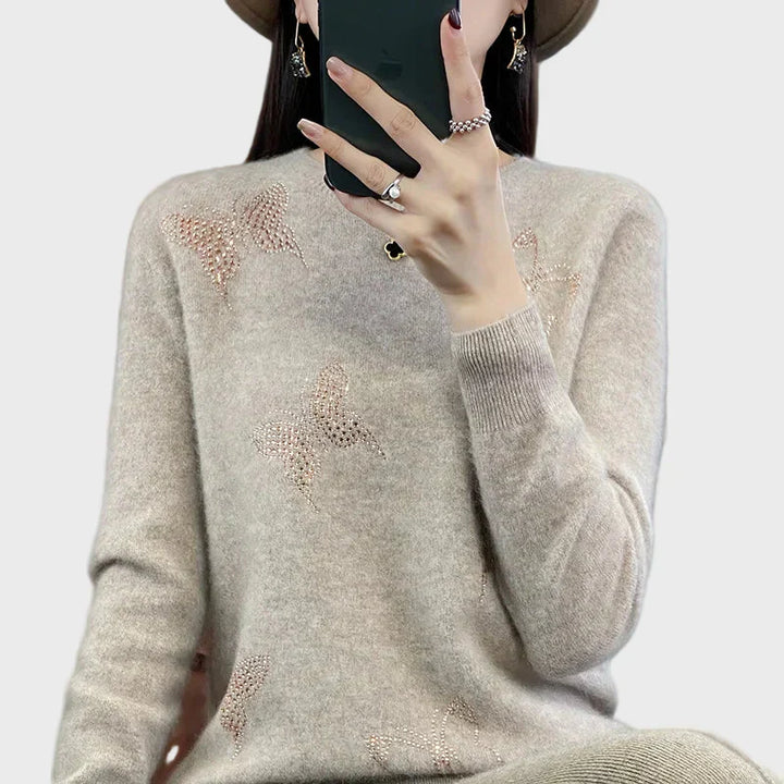 Женски Пуловер с Пеперуден Узор за Стилен Вид