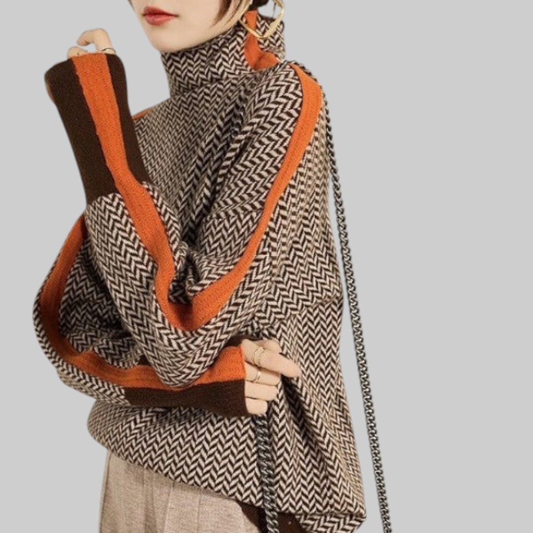 Елена – Стилен пуловер с висока яка и контрастни полоси