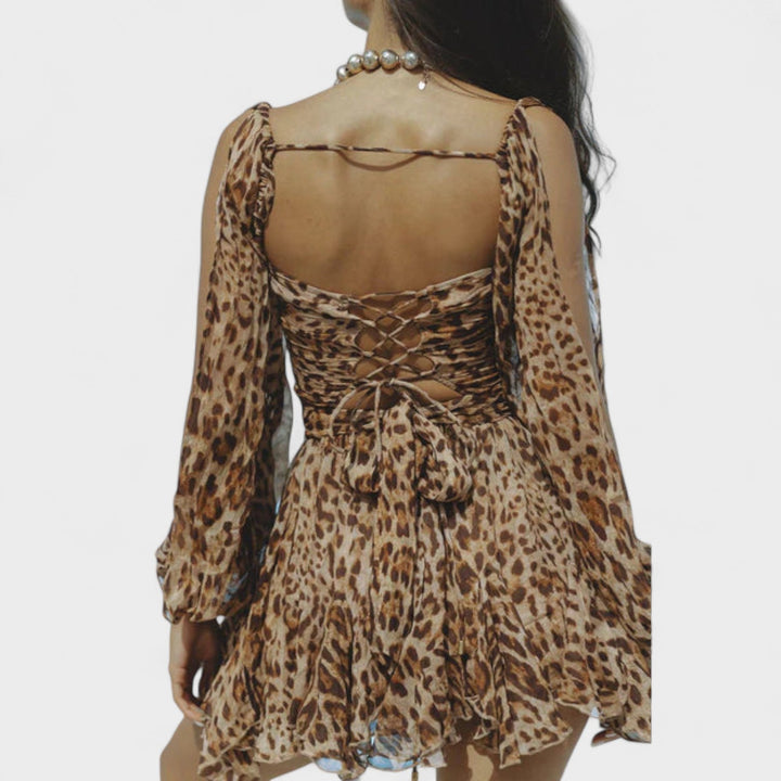 Ирис – Стилна рокля за незабравимо парти