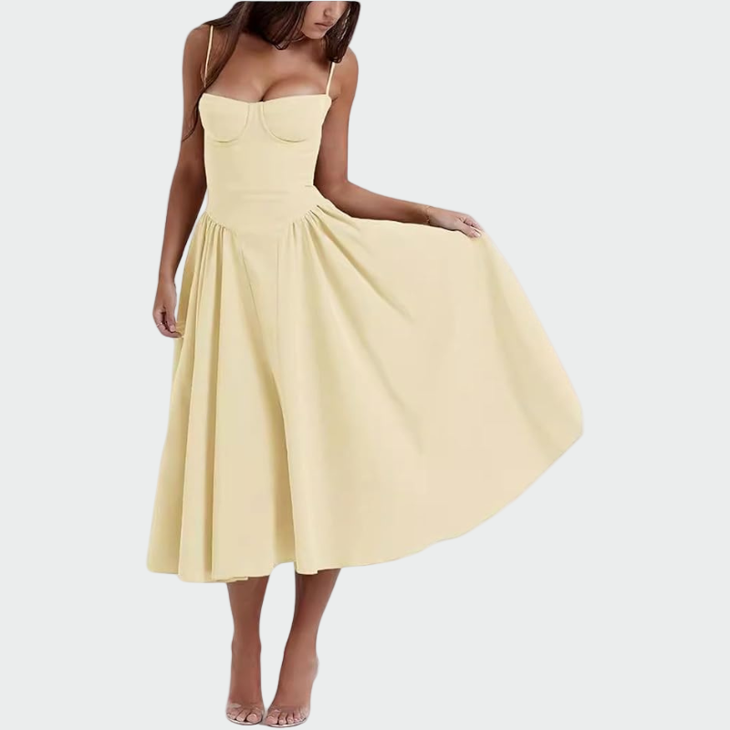 Елегантна сатенена макси рокля с тънки презрамки