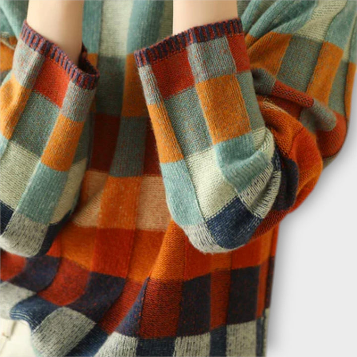 Ерика - Удобен пуловер с висока яка