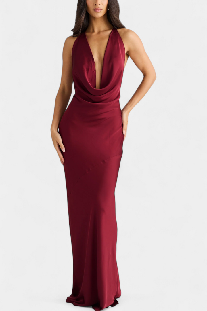 Елегантна рокля Нора с набрани детайли за стилен вид