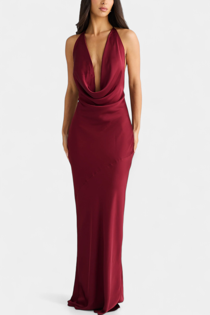 Елегантна рокля Нора с набрани детайли за стилен вид