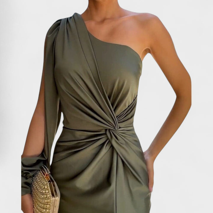 Каролина - Елегантна асиметрична рокля за специални поводи