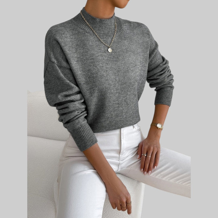 Зденка - Стилен и комфортен поло пуловер