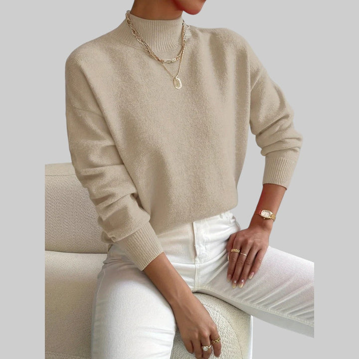 Зденка - Стилен и комфортен поло пуловер