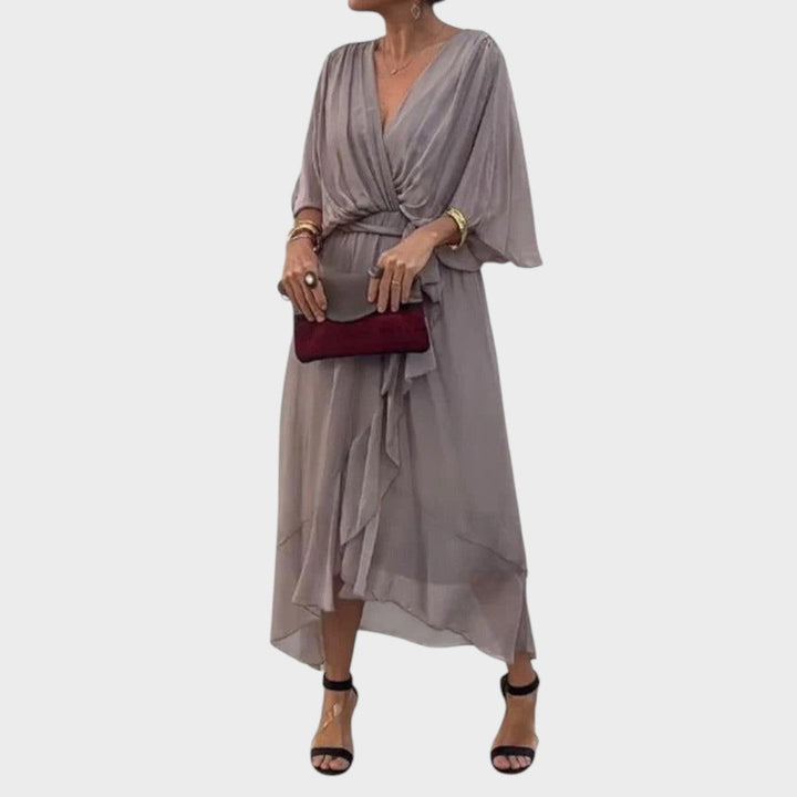 Елегантна дантелена рокля Мартина за специални поводи