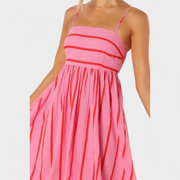 Изабел - Стилна дълга рокля с райета за всеки повод