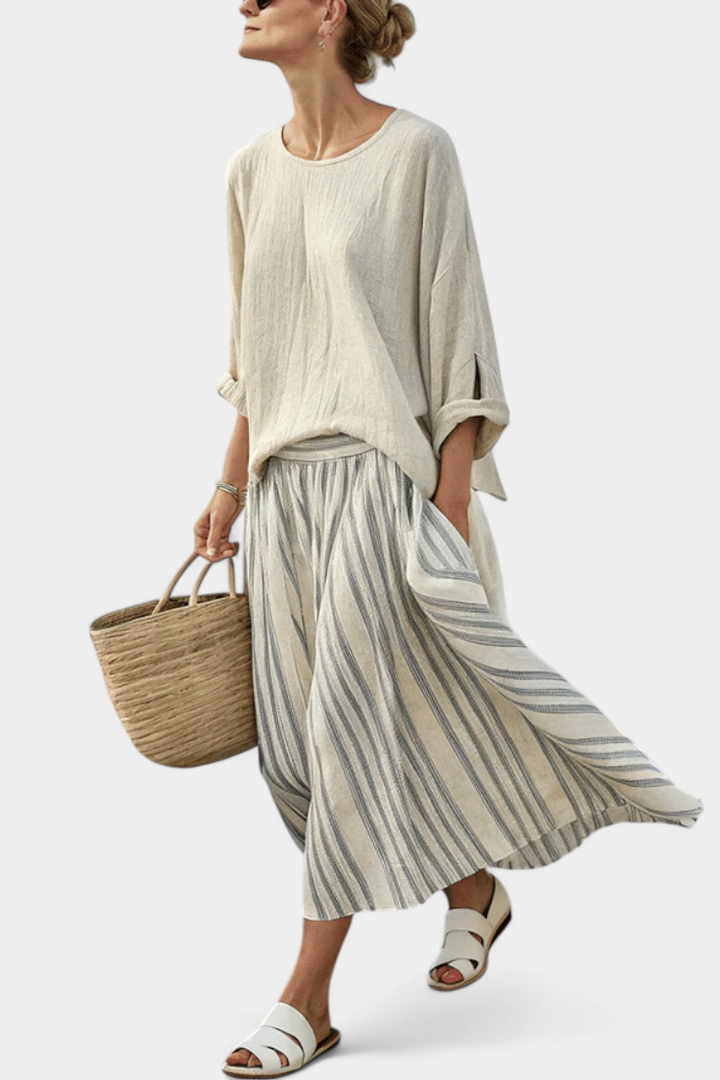 Комплект Daisy с Oversize тениска и ленена пола за елегантен стил