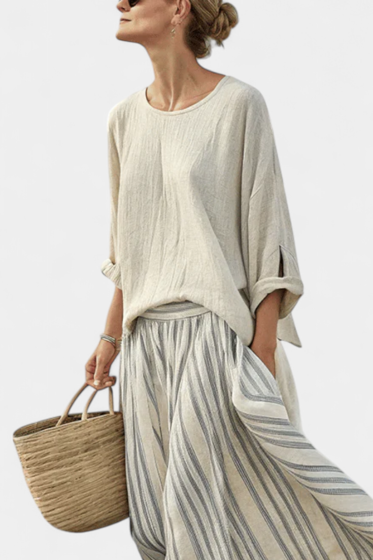 Комплект Daisy с Oversize тениска и ленена пола за елегантен стил