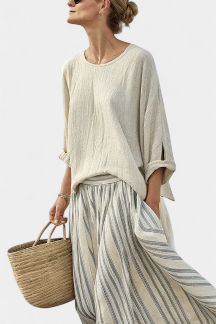 Комплект Daisy с Oversize тениска и ленена пола за елегантен стил