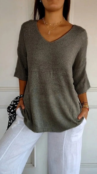 Хана™ | Едноцветна дамска блуза с V-образно деколте и 3/4 ръкави